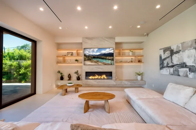 Wander Los Angeles Oakwood #3