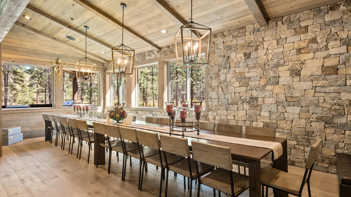 Wander South Lake Escape