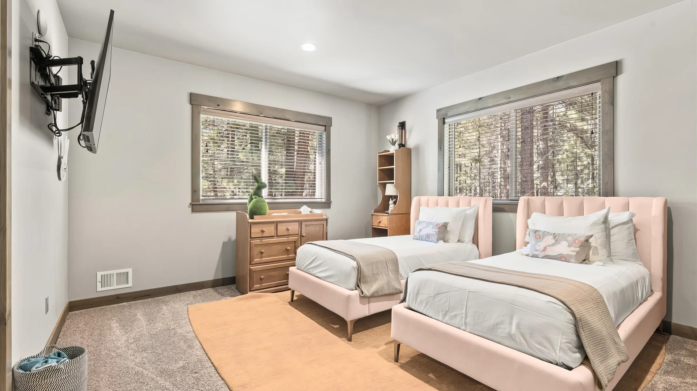 Wander South Lake Escape #13