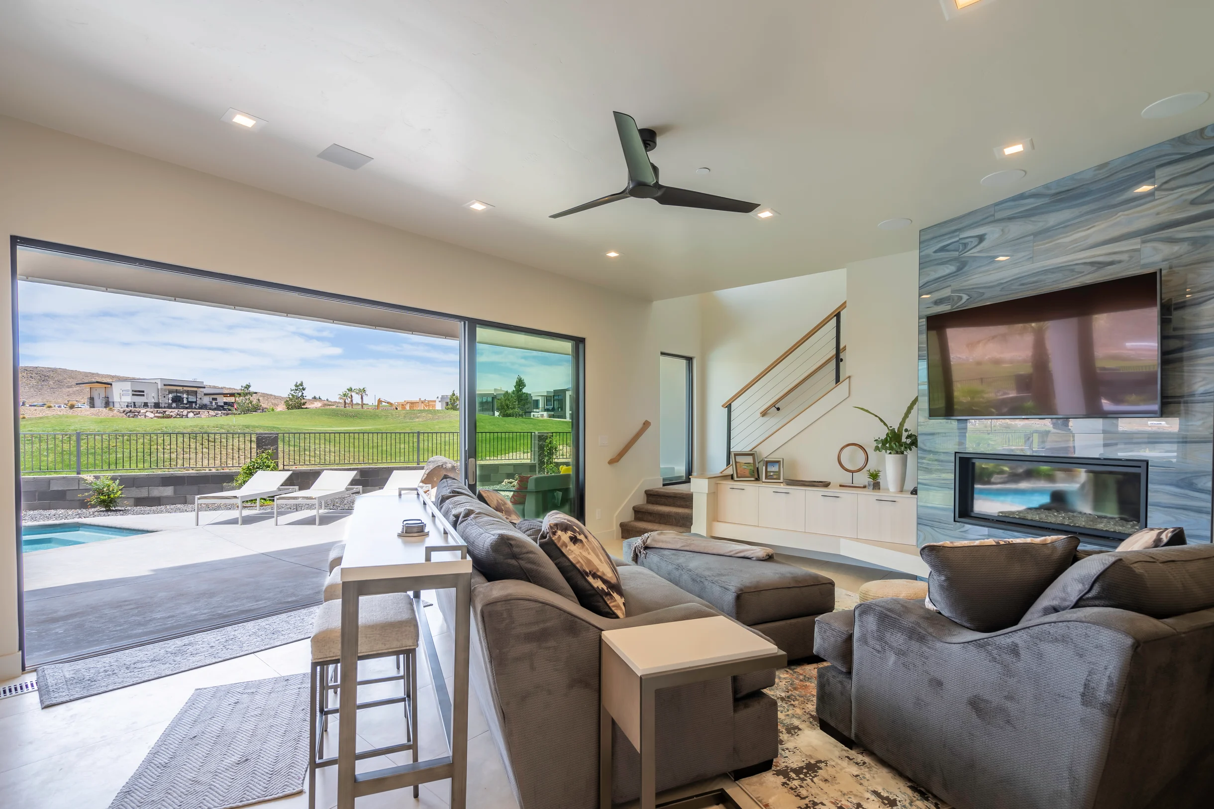 Wander Hurricane Desert #123