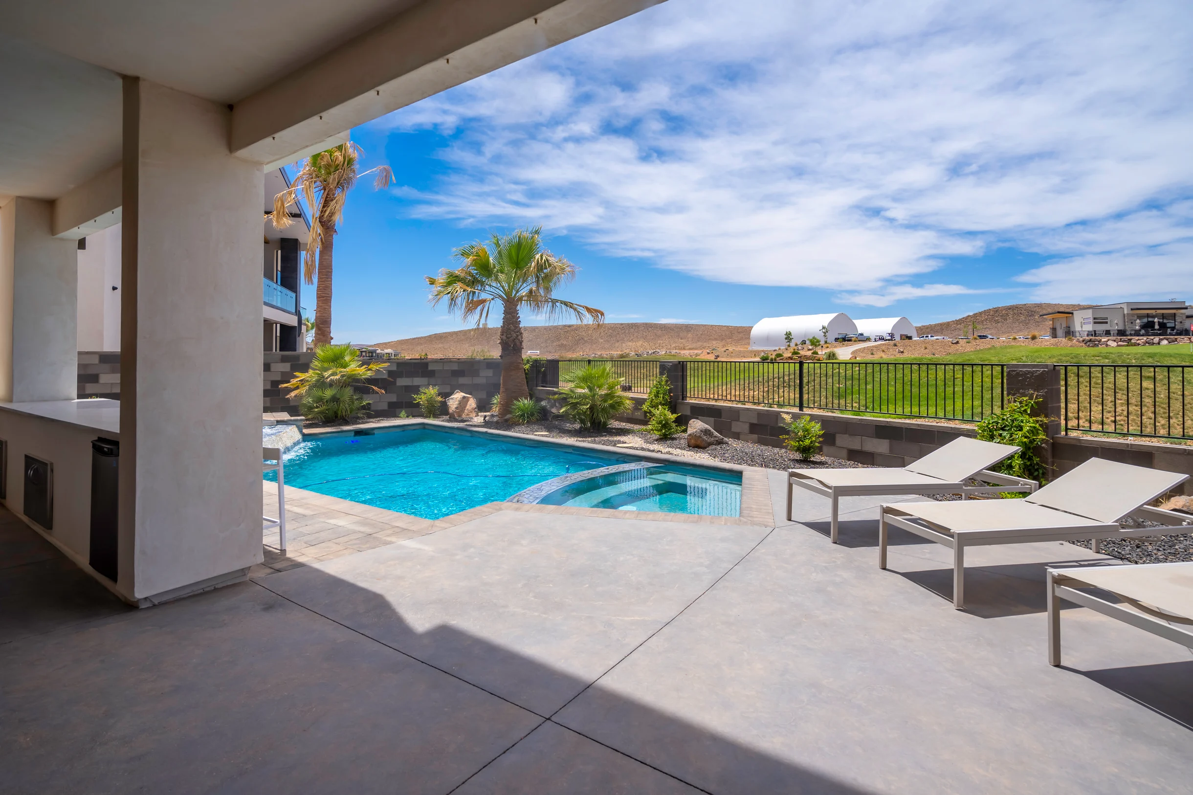 Wander Hurricane Desert #111