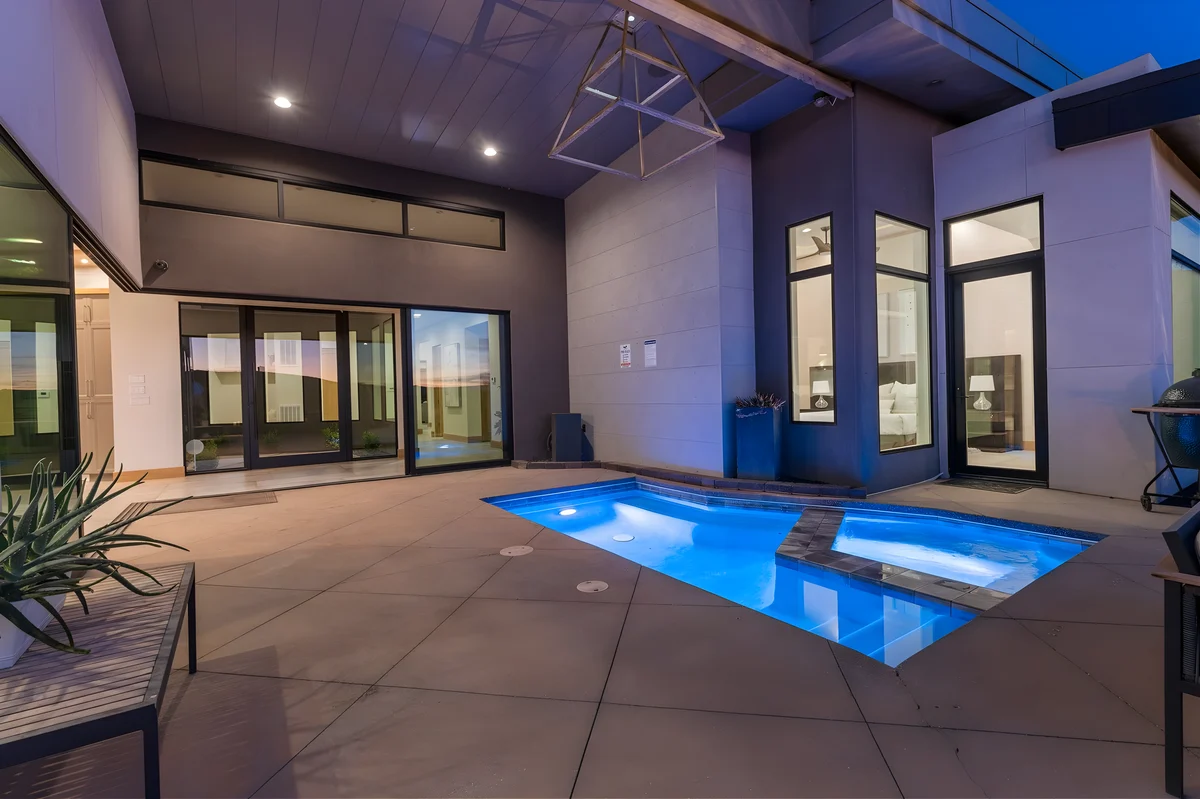 Wander Hurricane Vault