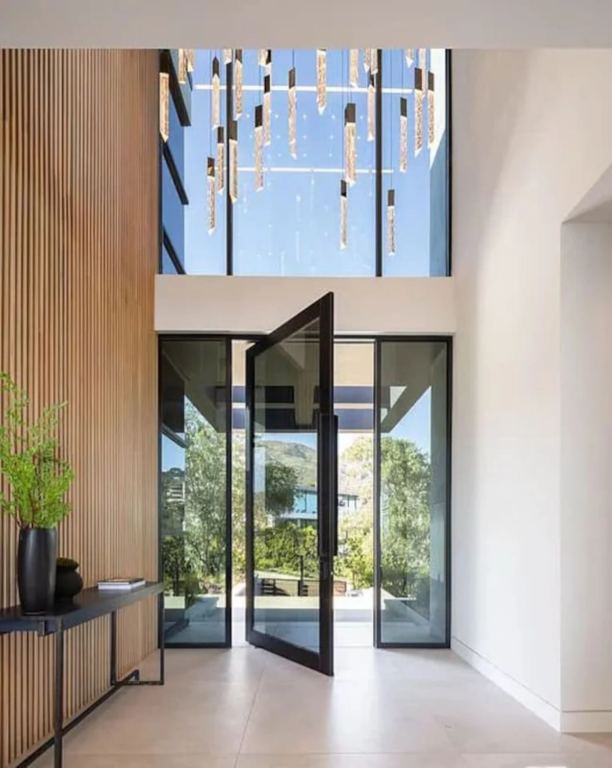 Luxurious Malibu 6BR Estate | Pool, Theatre, Views #33