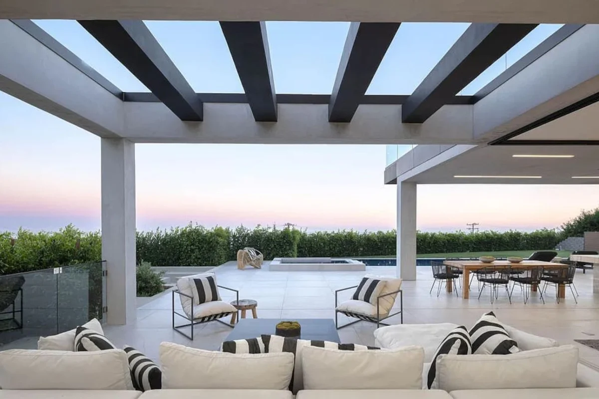 Luxurious Malibu 6BR Estate | Pool, Theatre, Views #38