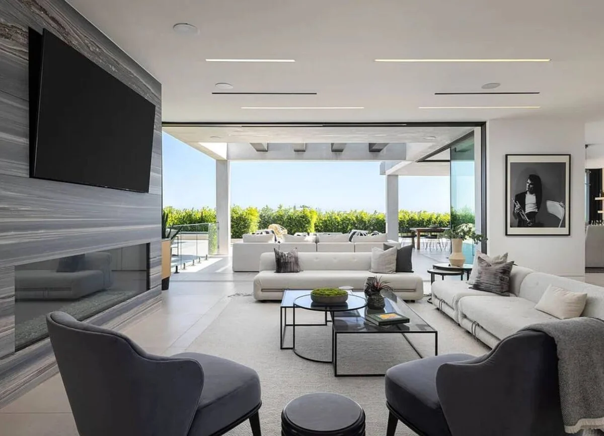 Luxurious Malibu 6BR Estate | Pool, Theatre, Views #39