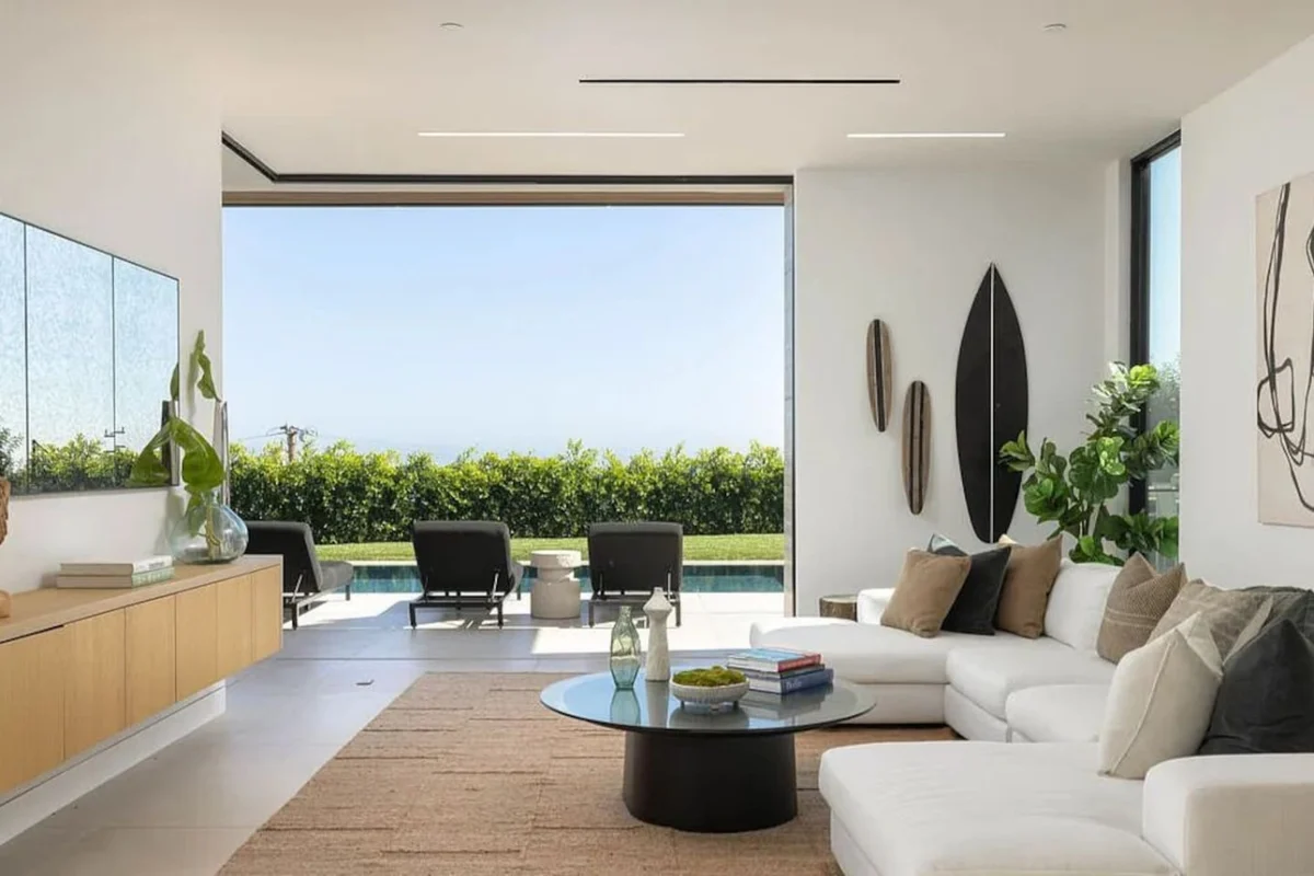 Luxurious Malibu 6BR Estate | Pool, Theatre, Views #49