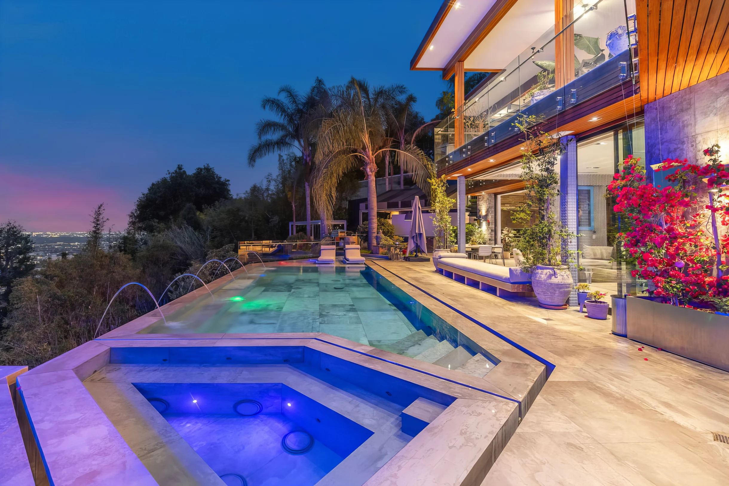 Wander Sunset Strip Vista – 5 Bedroom Vacation Rental in Los