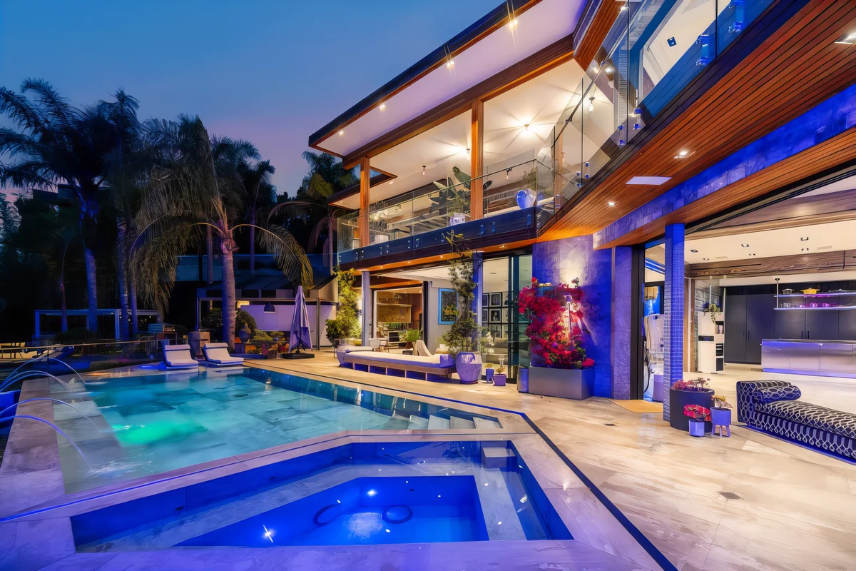 Wander Sunset Strip Vista #1