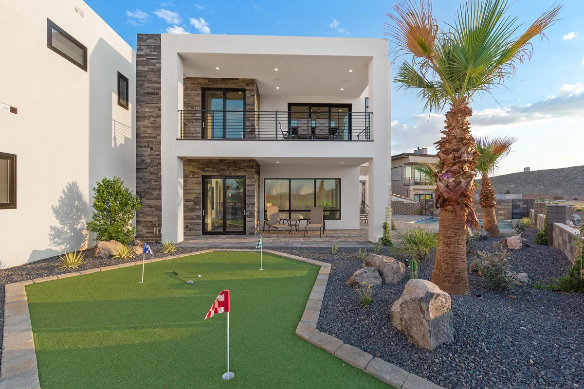 Wander Hurricane Moon