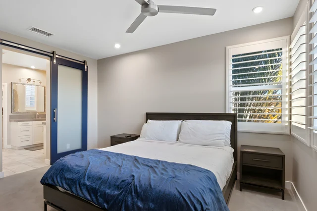 Bedroom 2 image 1