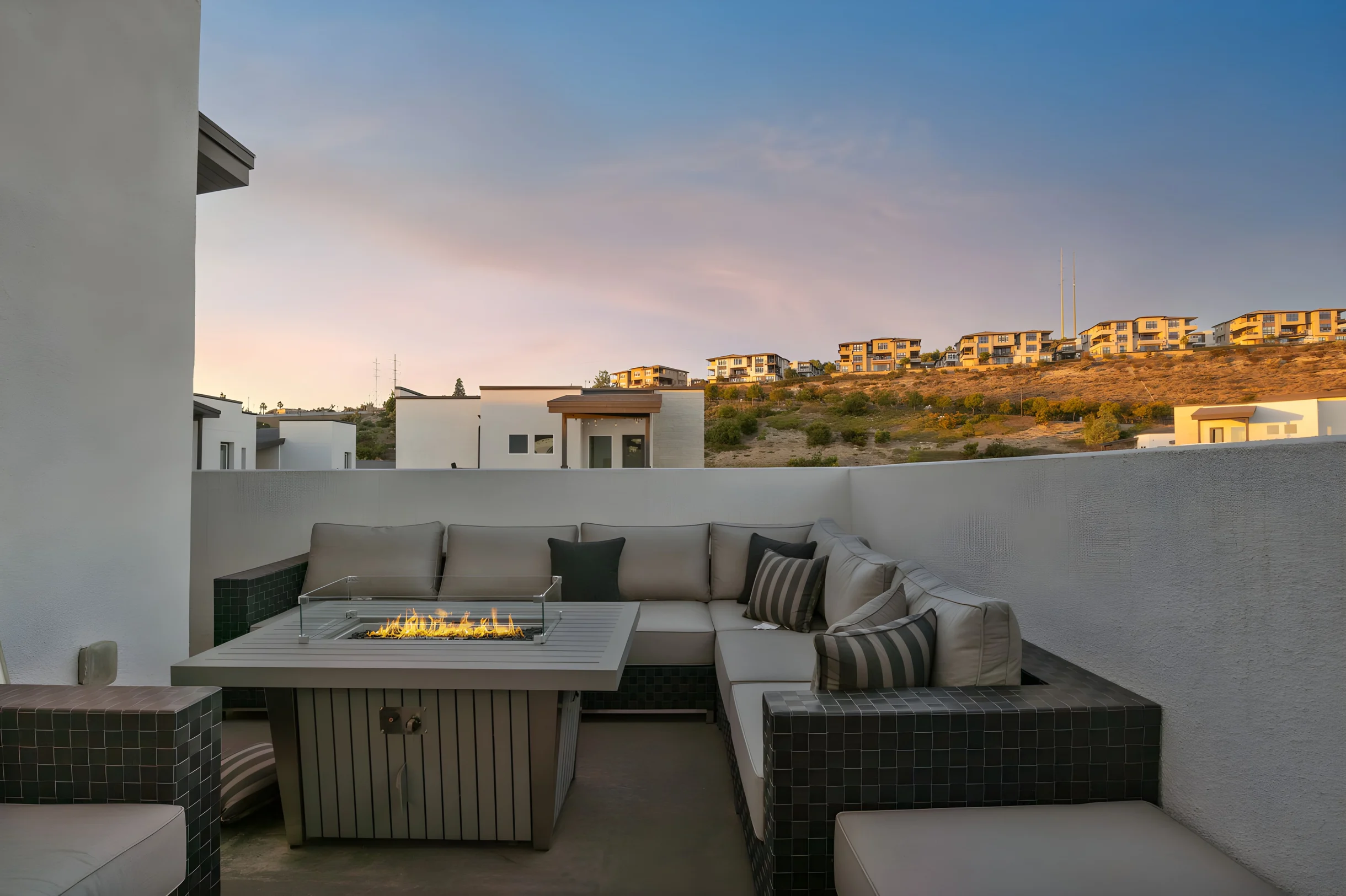 NEW Luxury Townhouse w/ Rooftop Deck #8