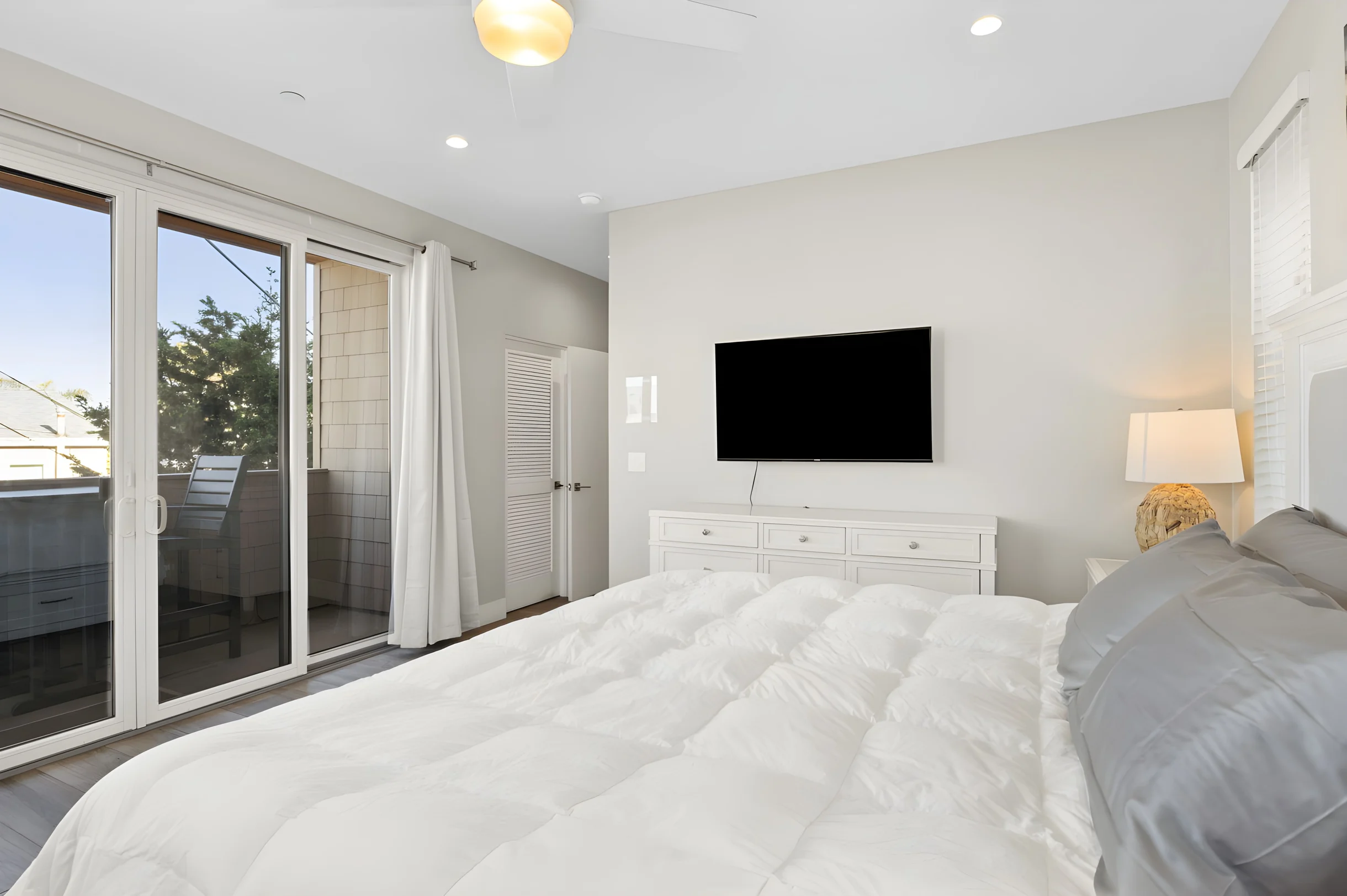 NEW Modern Ocean View Home + Free Parking #24