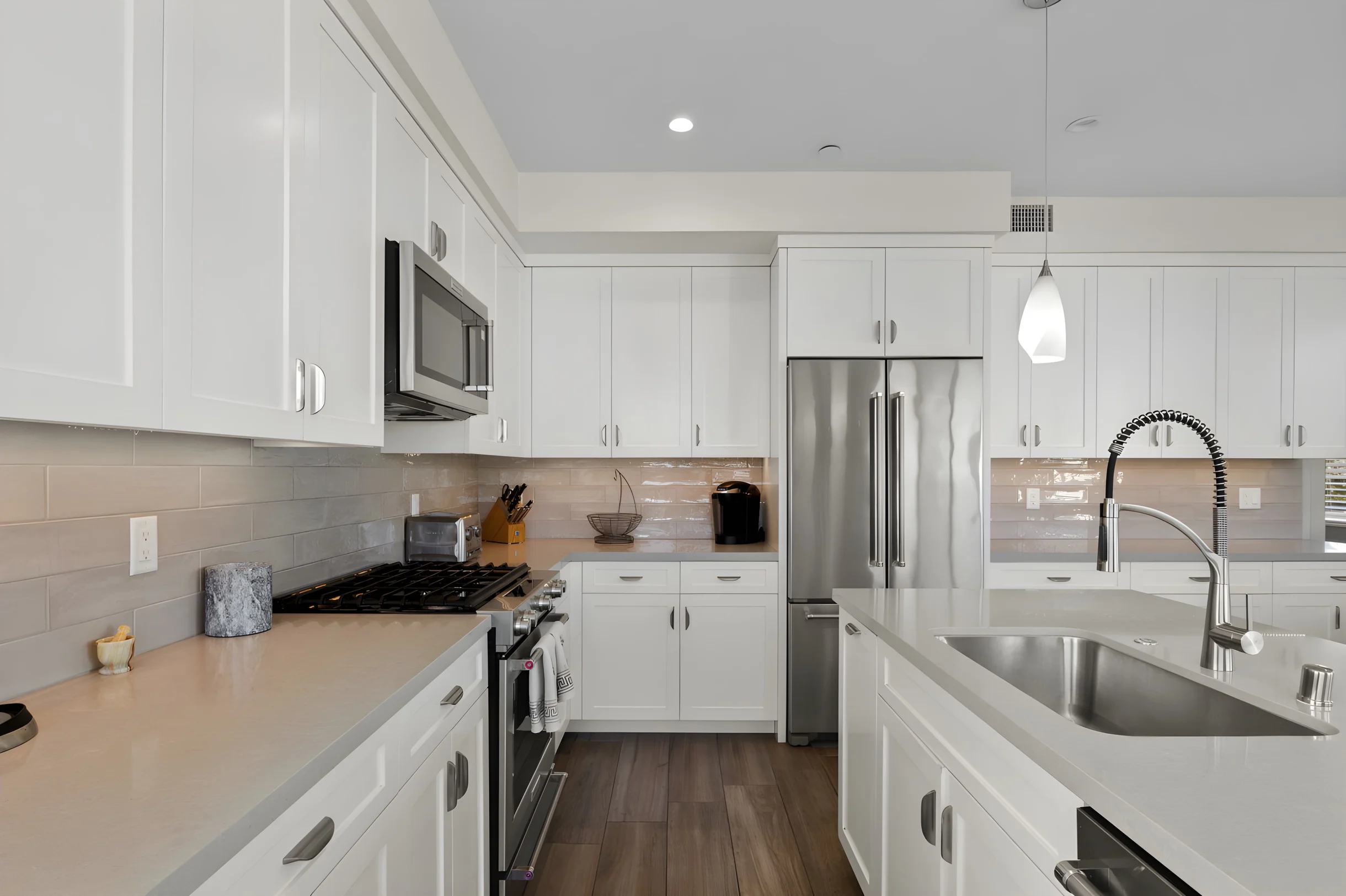 NEW Modern Ocean View Home + Free Parking #35