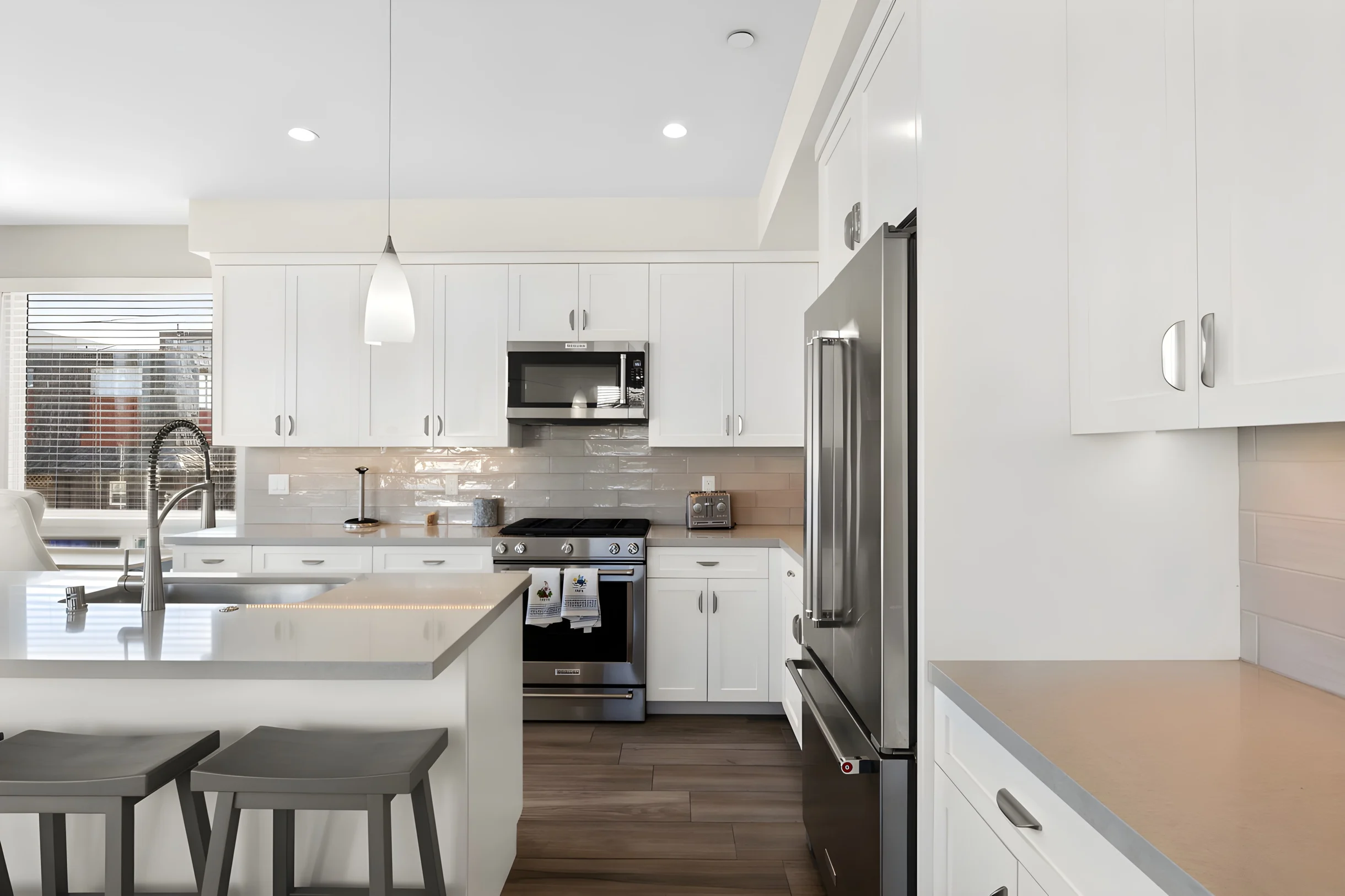 NEW Modern Ocean View Home + Free Parking #39