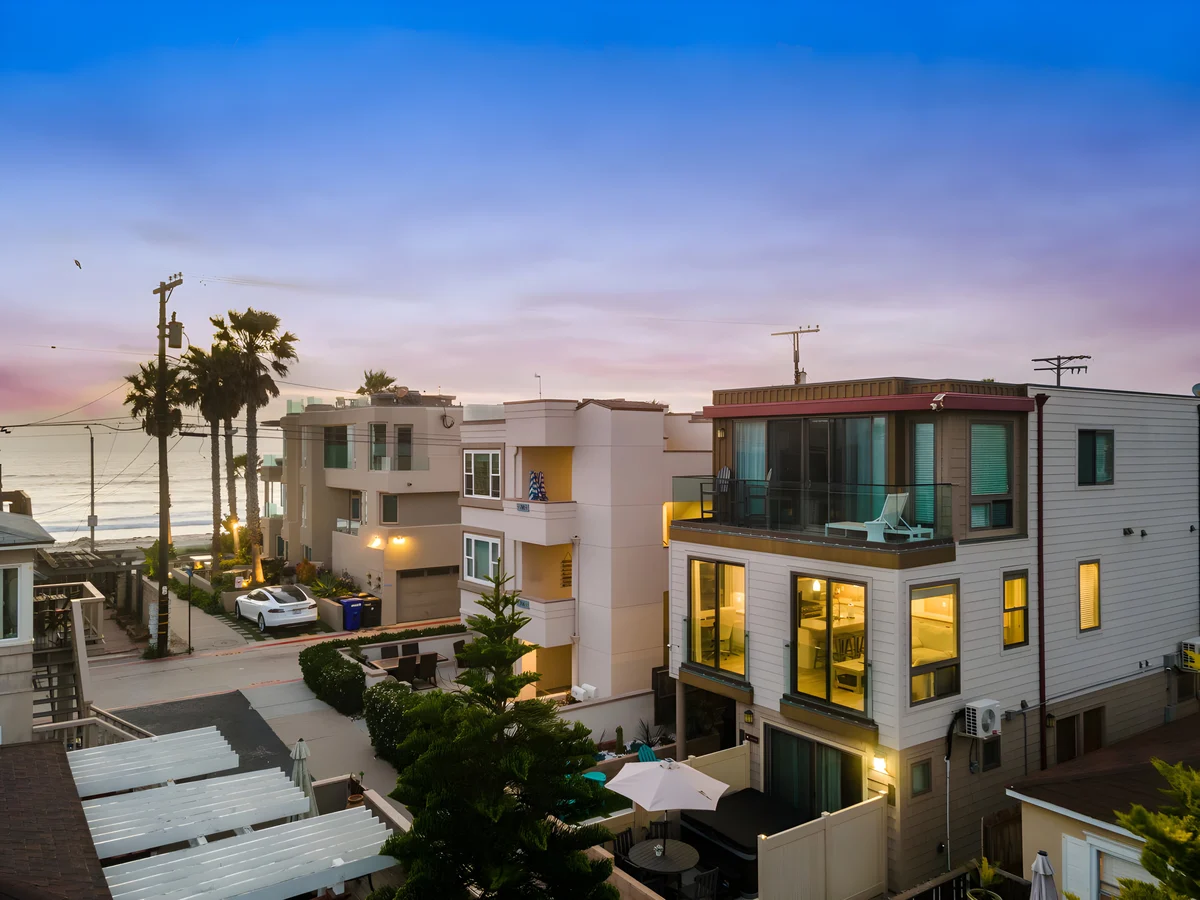 NEW Modern Ocean View Home + Free Parking