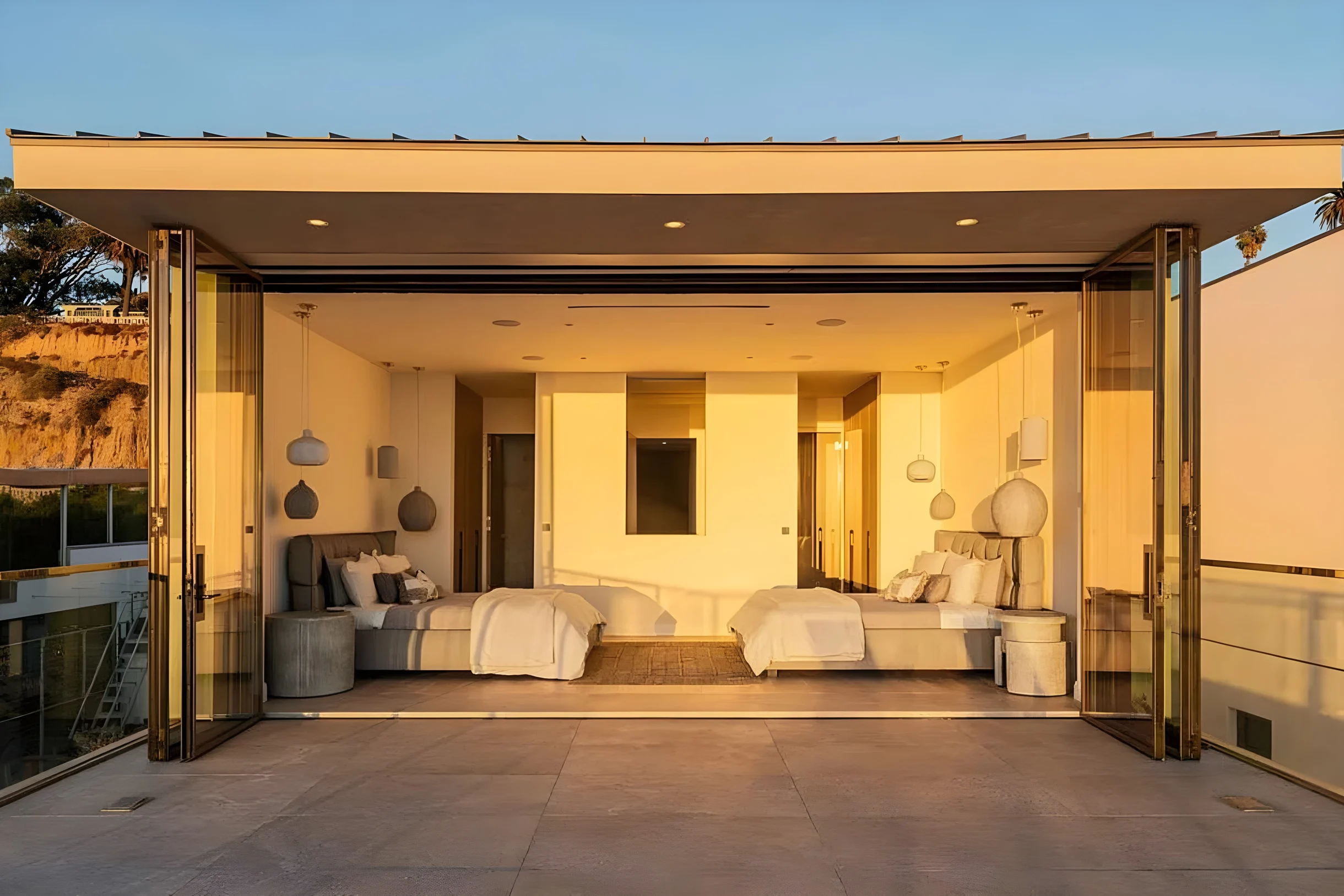 Wander Santa Monica Shores