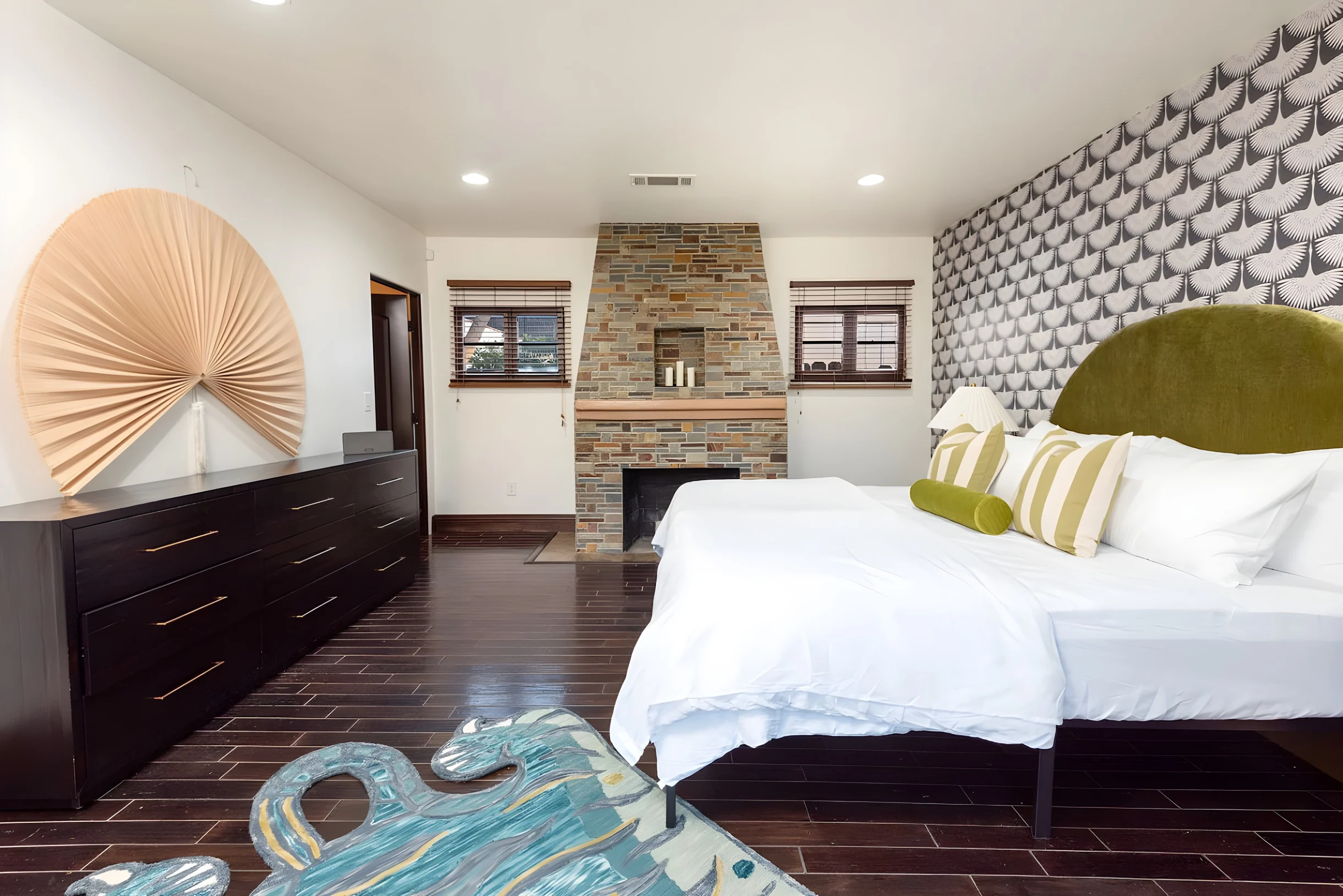 Luxurious Spanish Style 4BR Villa with Jacuzzi #36