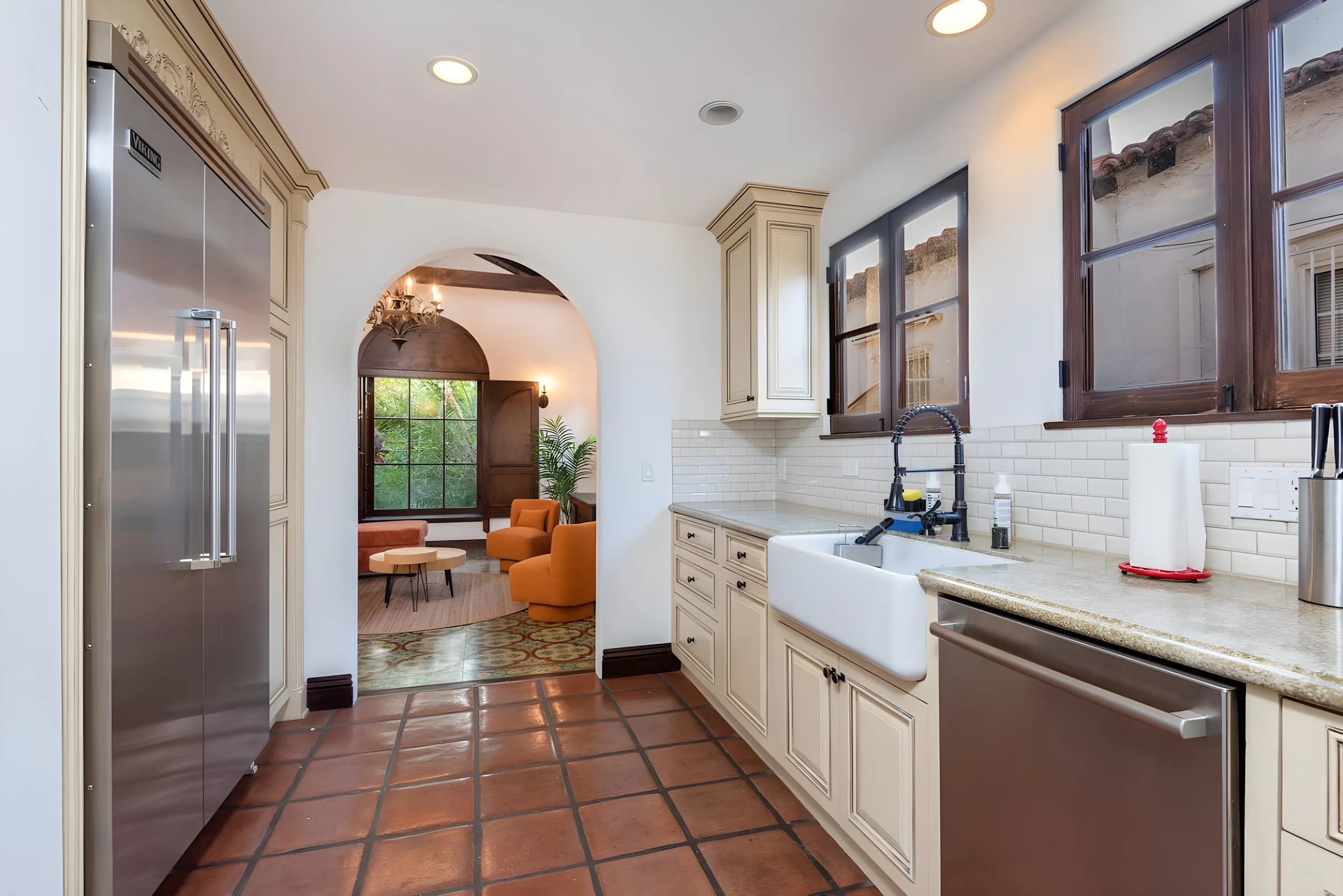 Luxurious Spanish Style 4BR Villa with Jacuzzi #43