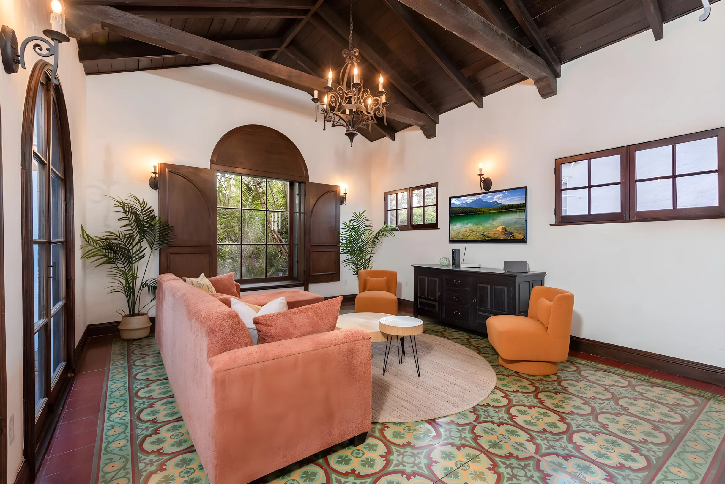 Luxurious Spanish Style 4BR Villa with Jacuzzi #9