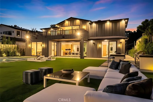 Wander Studio City Estate #5