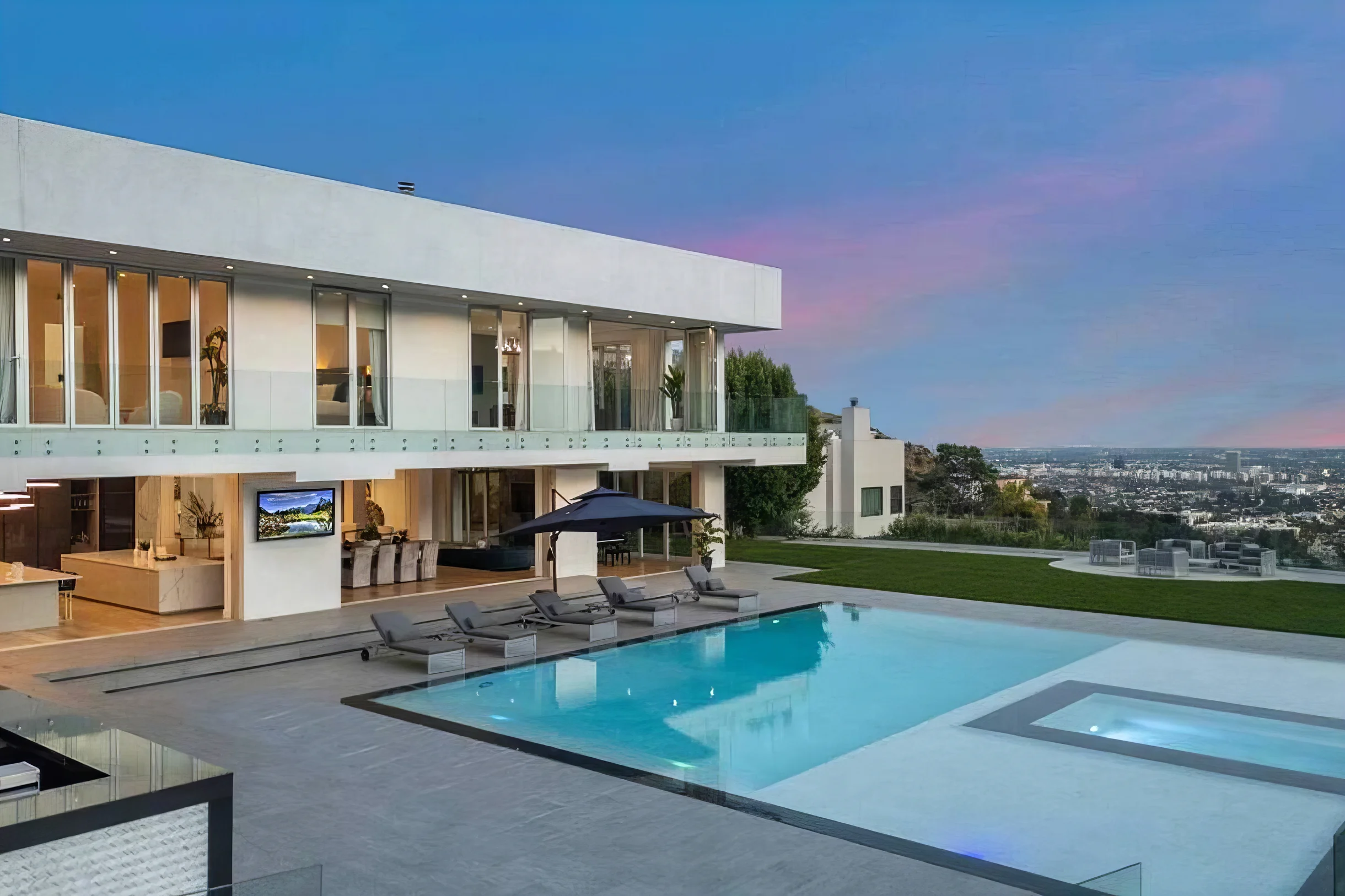 Wander Hollywood Hills Glow #2