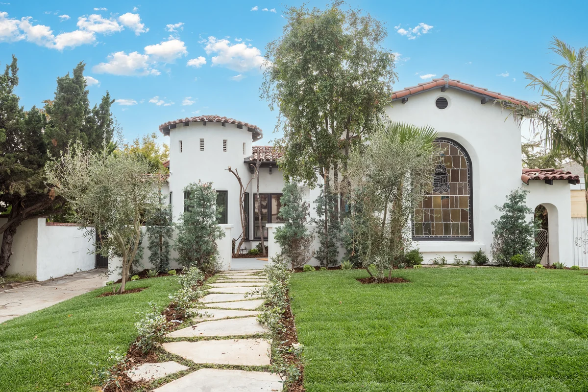 Luxurious 5 Bedroom Home in Hancock Park with Pool #41