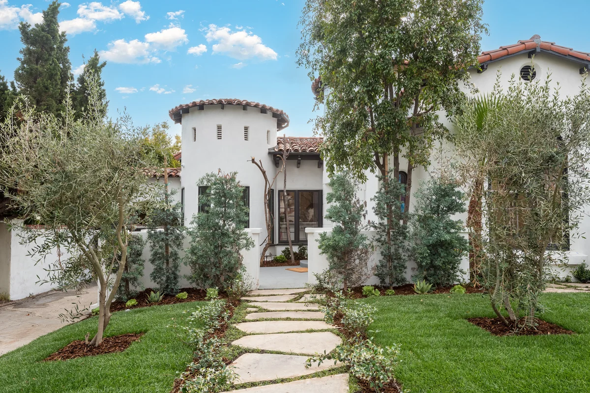 Luxurious 5 Bedroom Home in Hancock Park with Pool #45