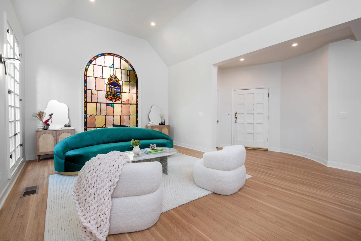 Wander Hollywood Hills Woods