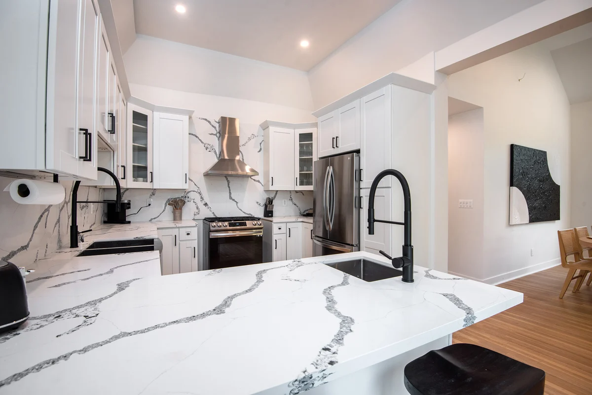 Luxurious 5 Bedroom Home in Hancock Park with Pool #6