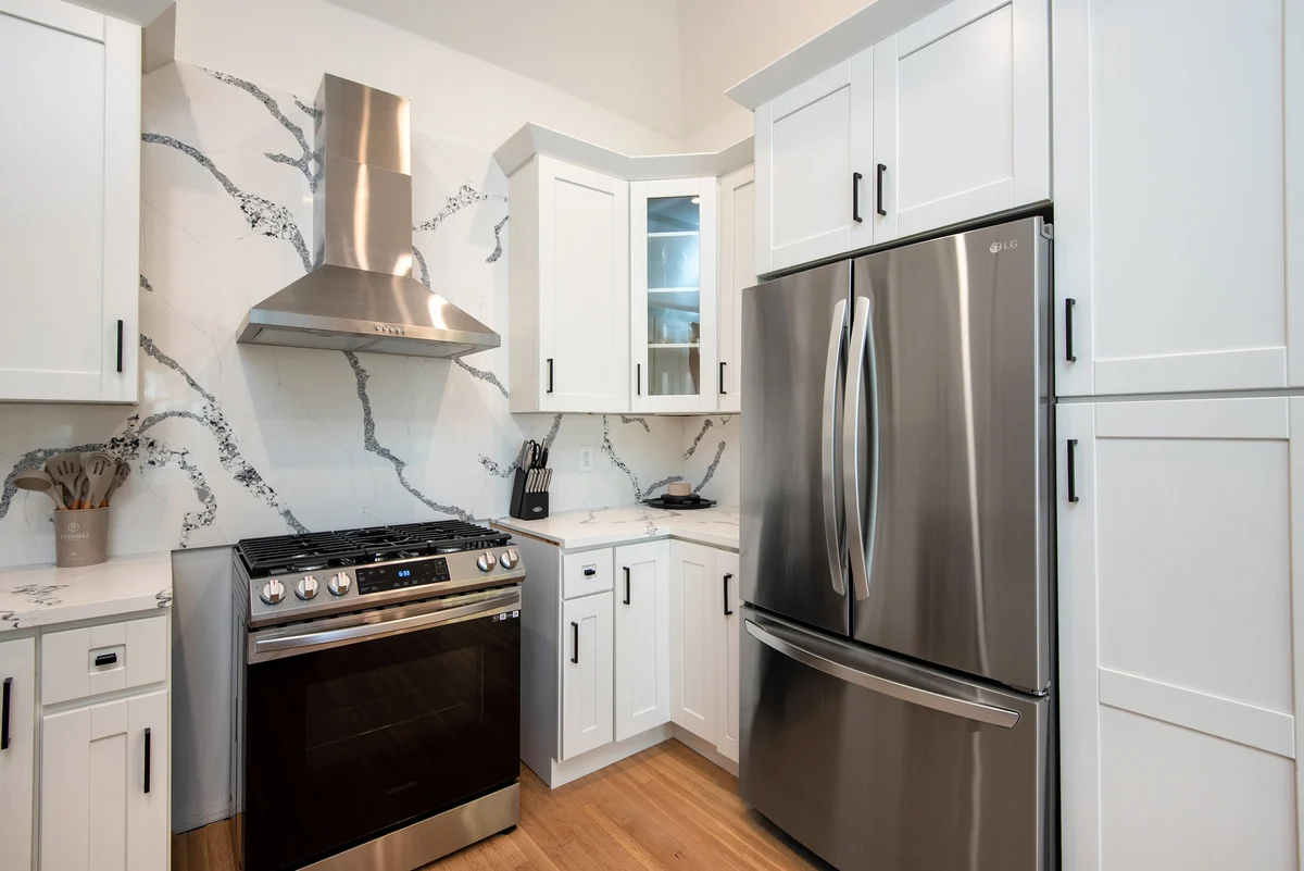 Luxurious 5 Bedroom Home in Hancock Park with Pool #27