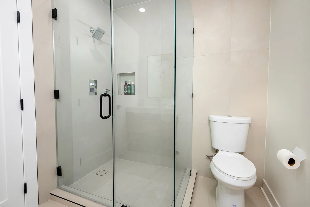 Luxurious 5 Bedroom Home in Hancock Park with Pool #20