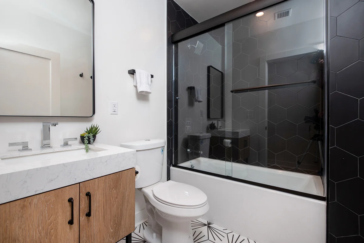 Luxurious 5 Bedroom Home in Hancock Park with Pool #10