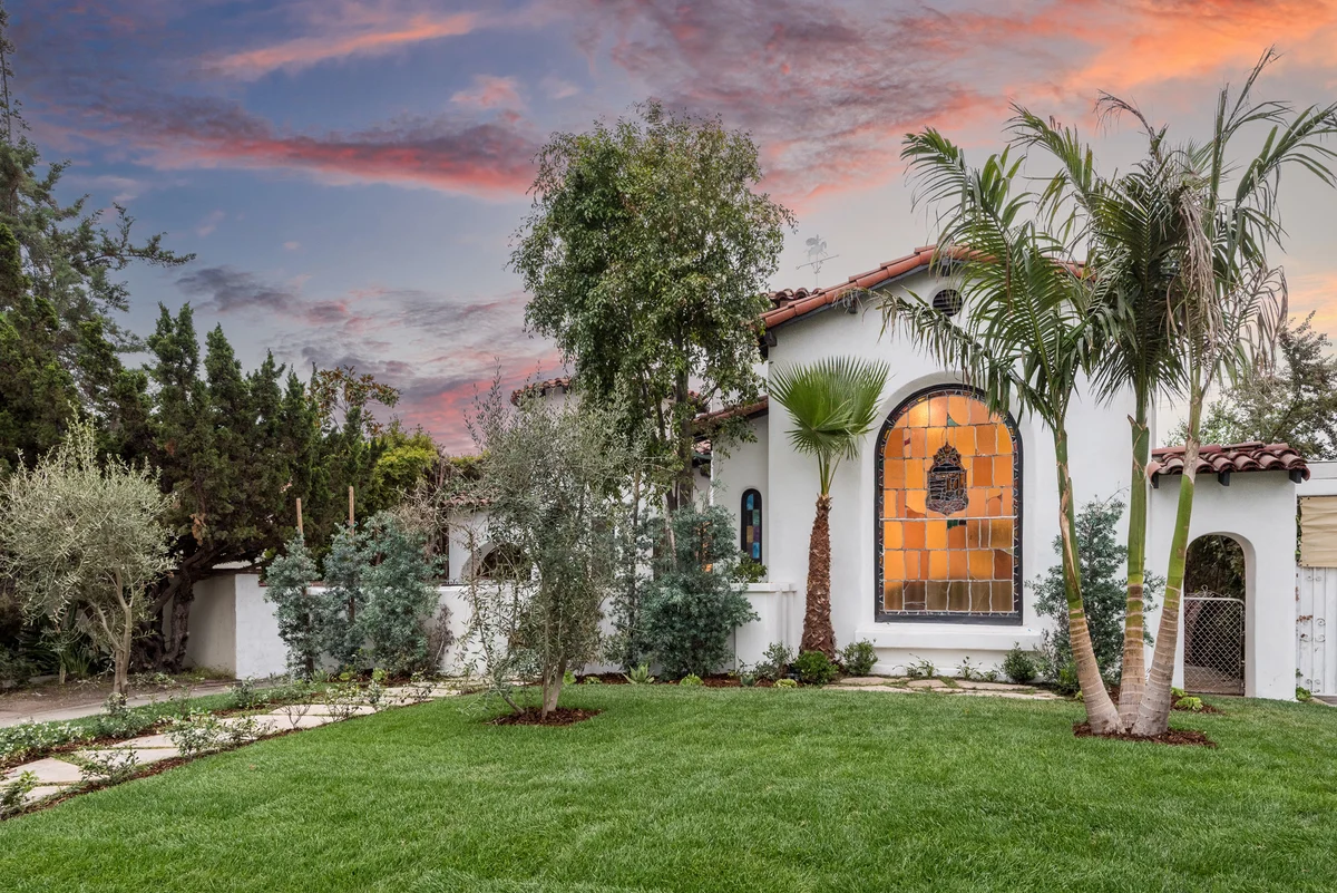 Luxurious 5 Bedroom Home in Hancock Park with Pool #33
