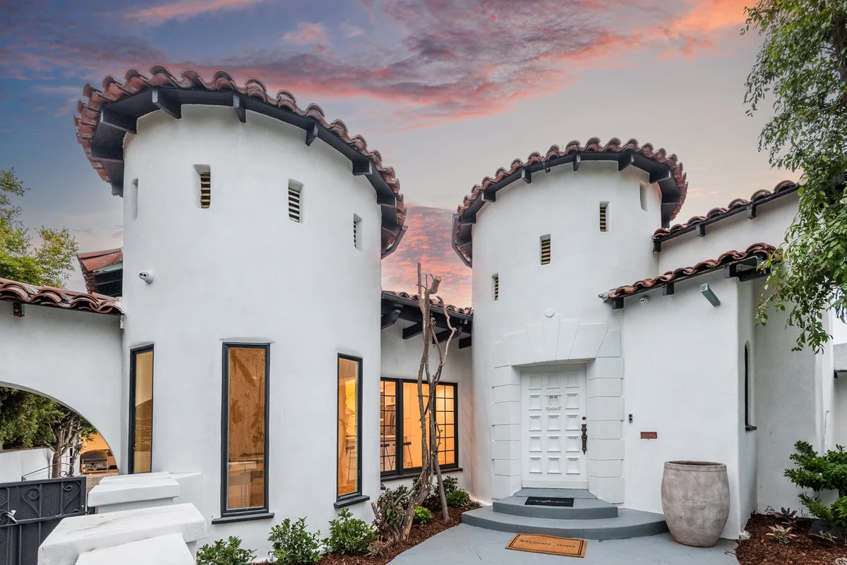 Luxurious 5 Bedroom Home in Hancock Park with Pool #28