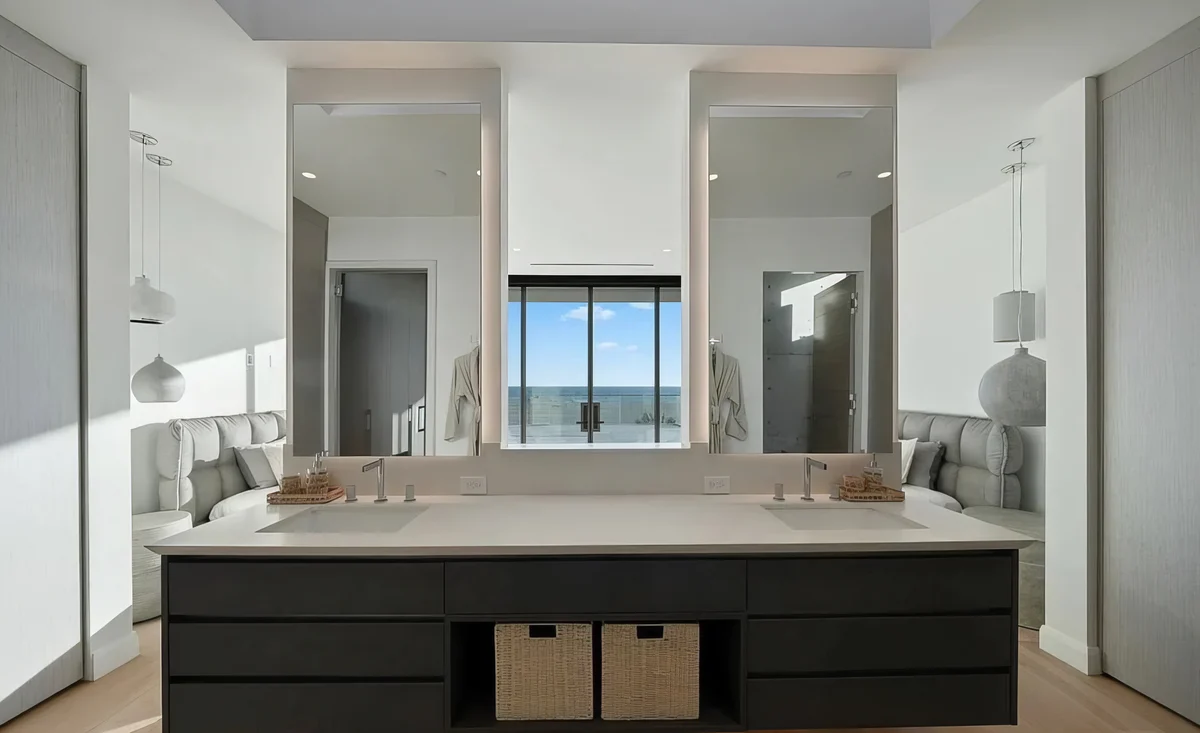 Wander Santa Monica Shores