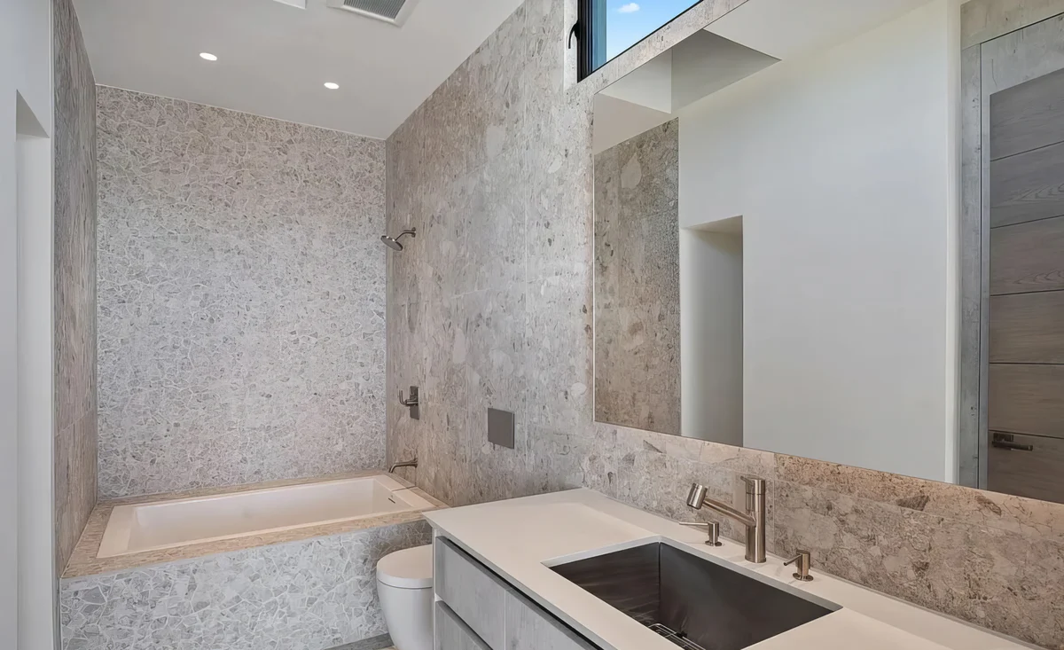 Wander Santa Monica Shores