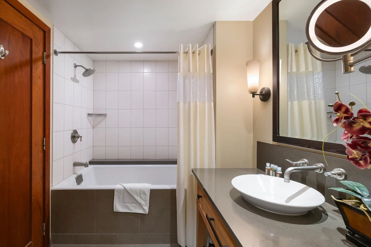 Wander Kapolei Shores