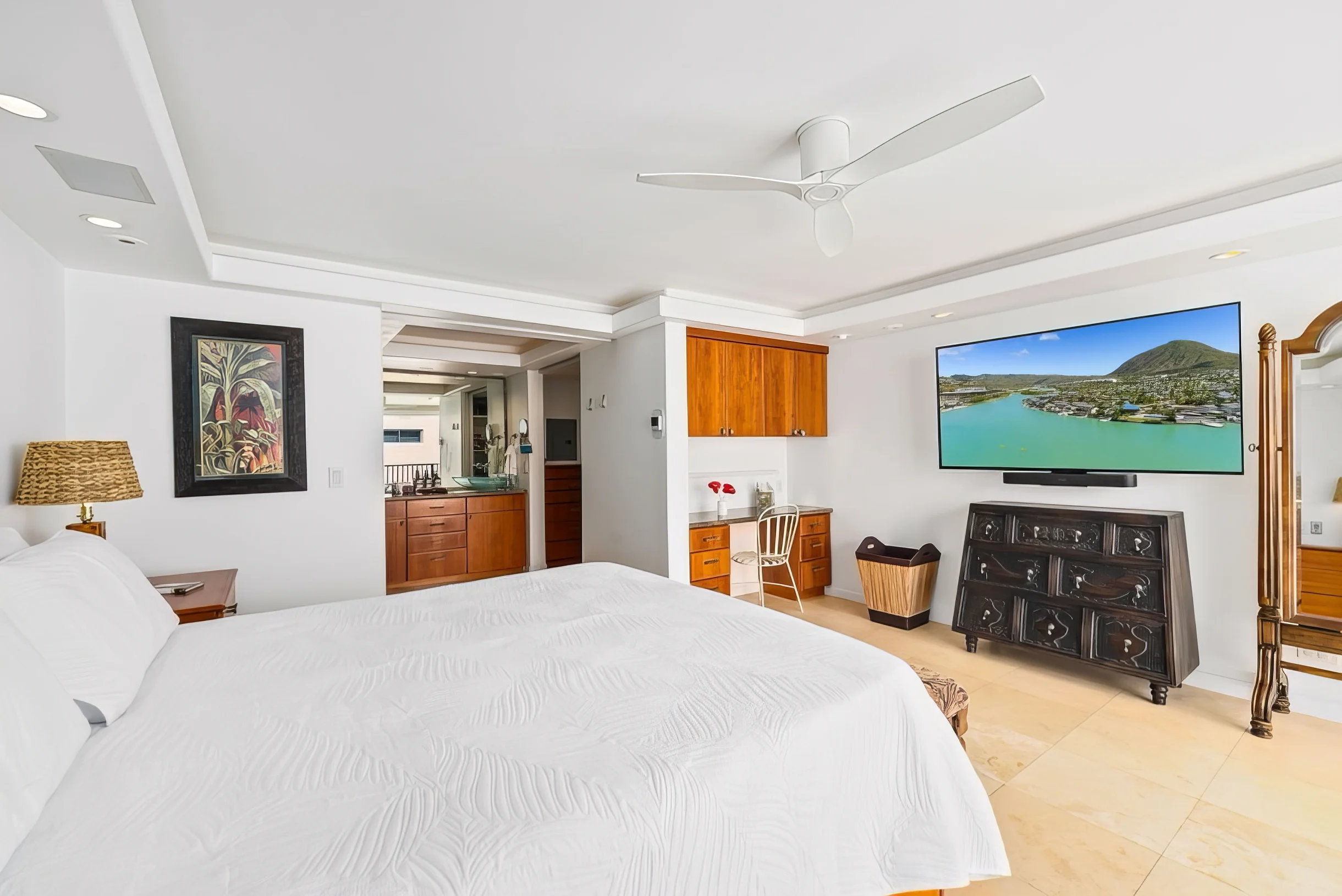 Kaimana Beach Penthouse #25