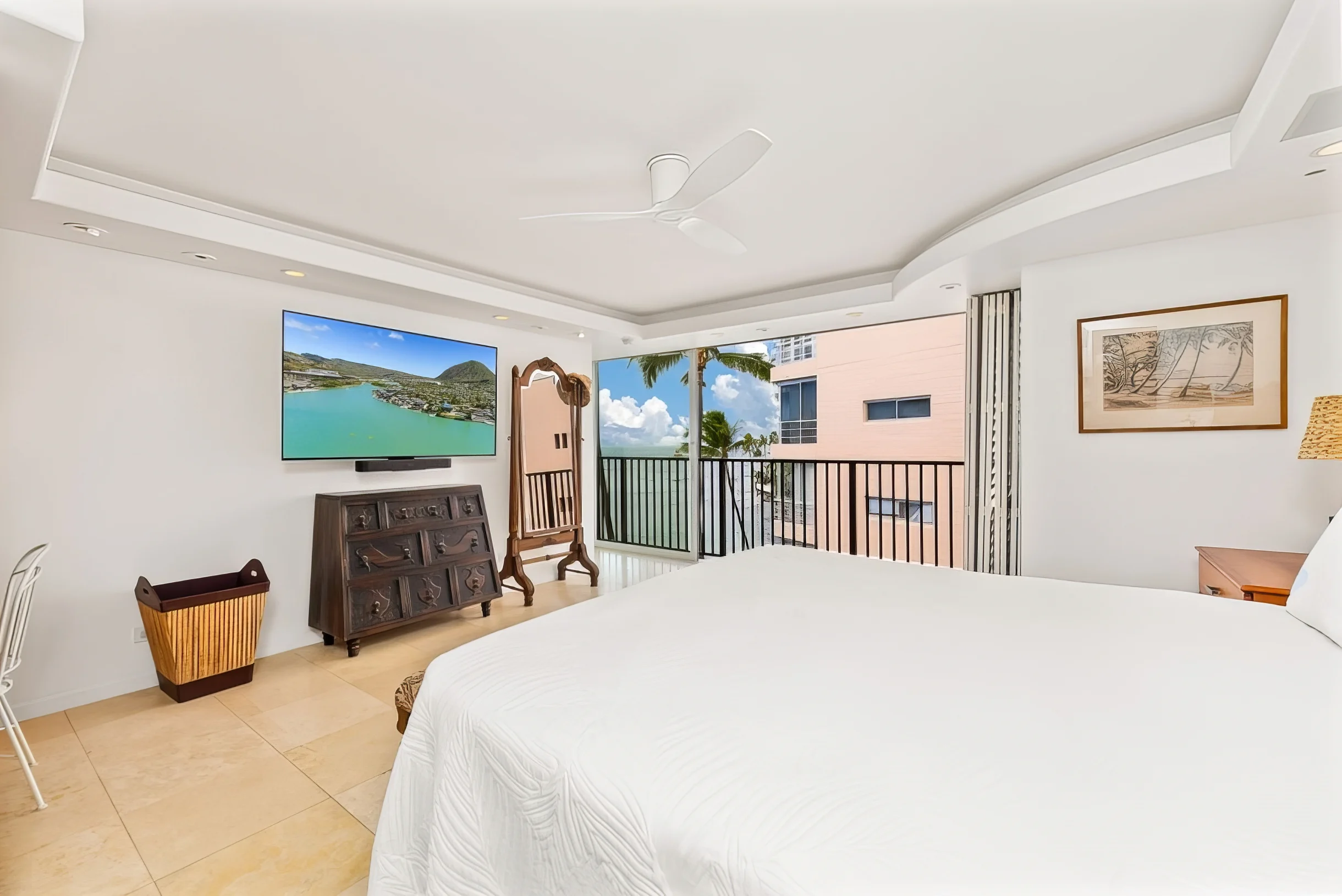 Kaimana Beach Penthouse #31