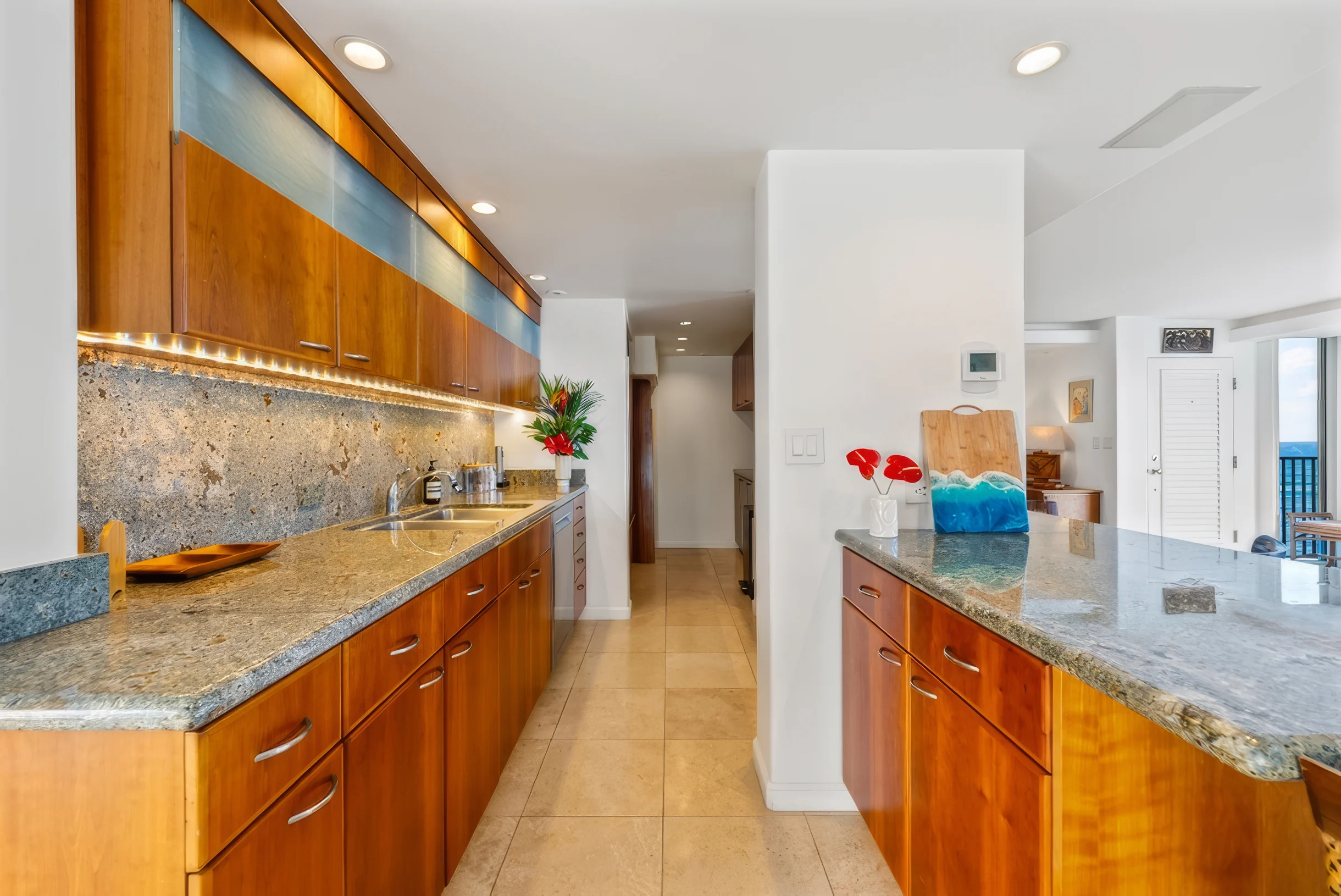 Kaimana Beach Penthouse #27