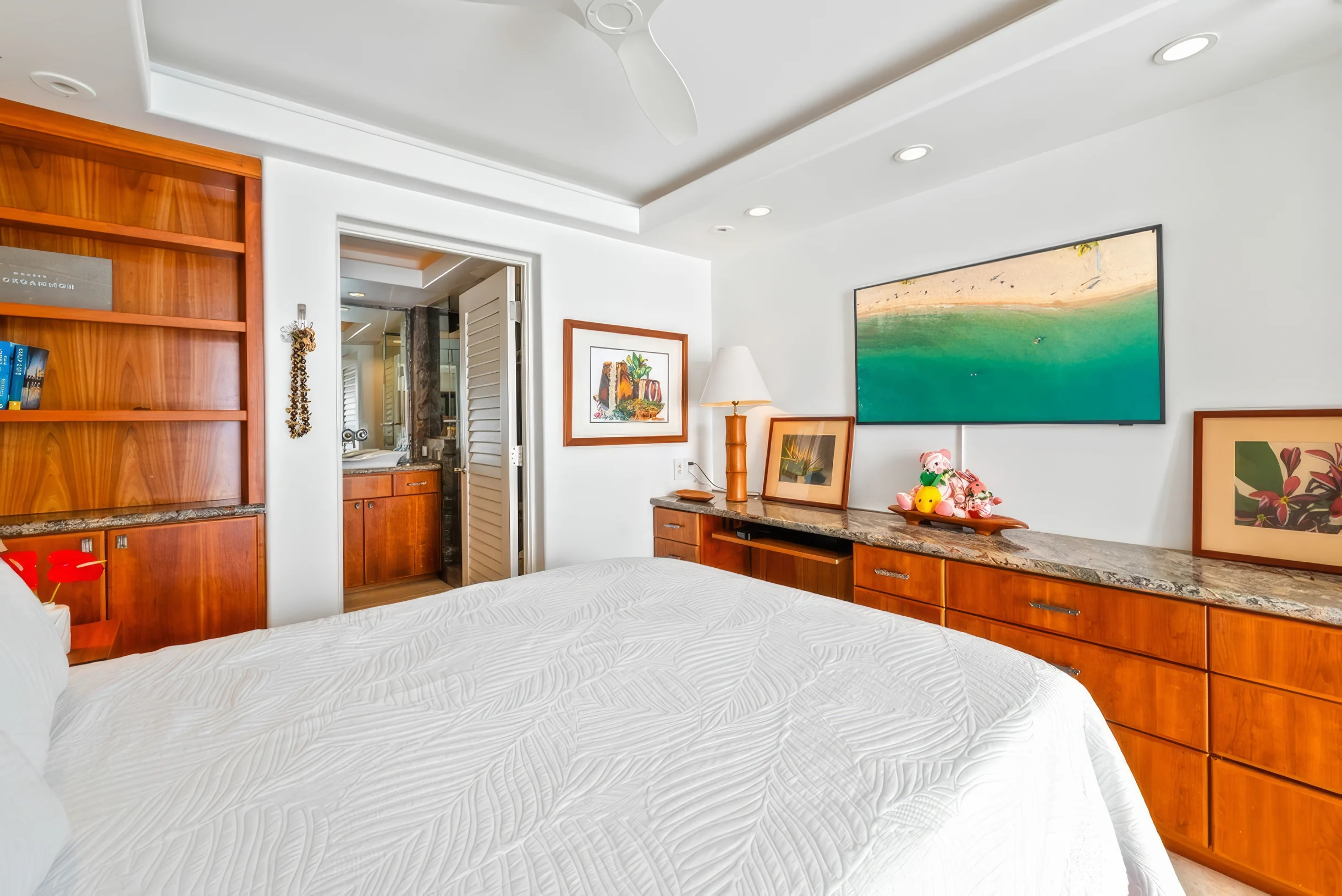 Kaimana Beach Penthouse #33