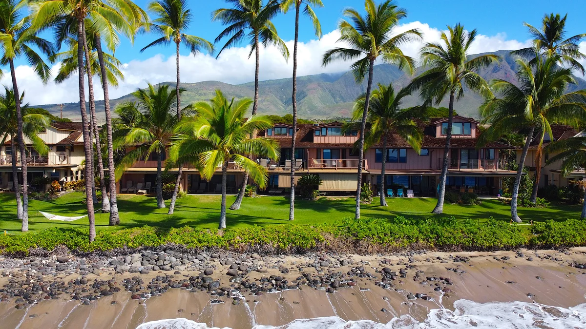 Wander Lahaina Oceanfront