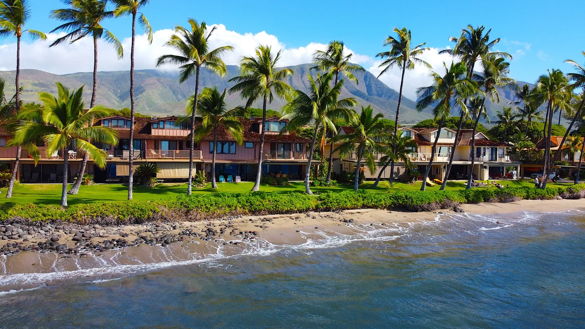 Wander Lahaina Oceanfront
