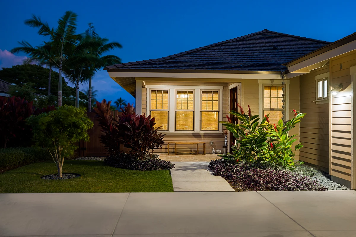Wander Kailua Kona Bay