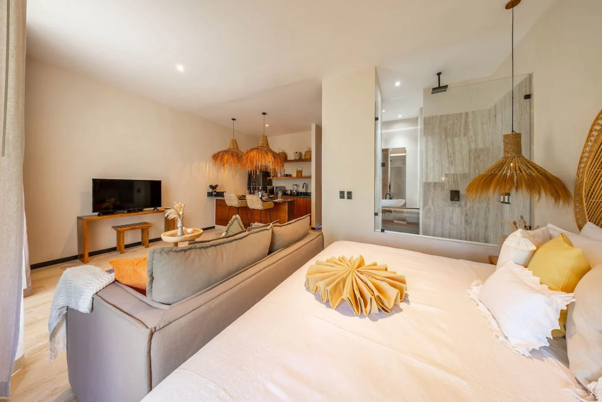 Two‑Level Penthouse w/ Rooftop Pool & Sunset #27