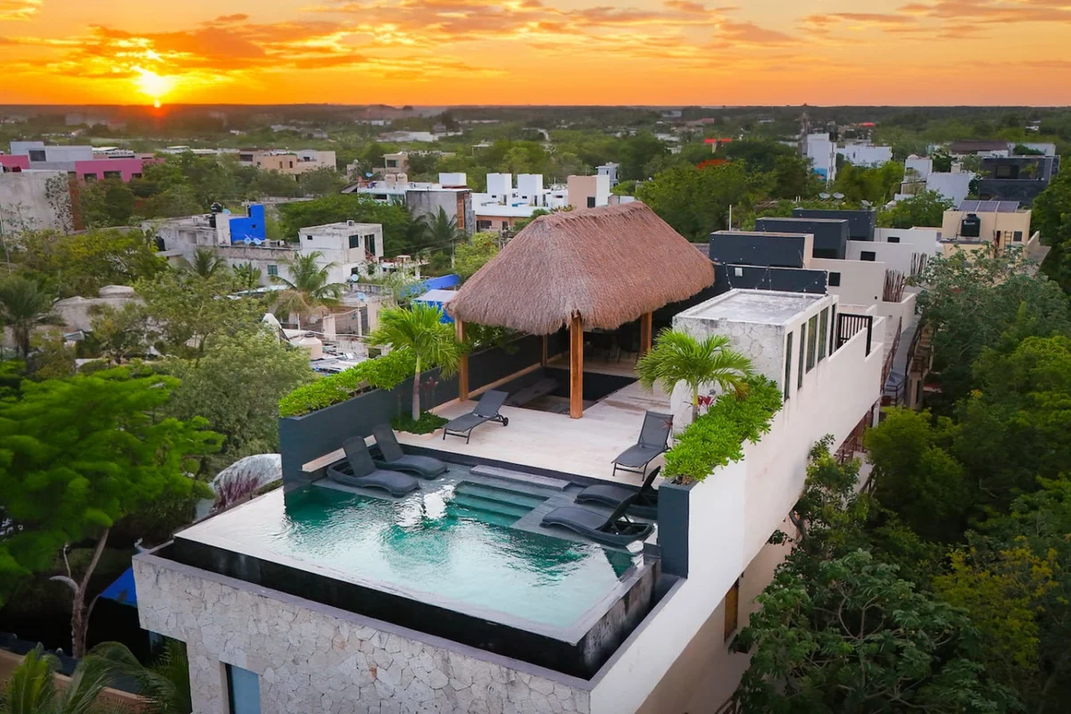 Two‑Level Penthouse w/ Rooftop Pool & Sunset #33