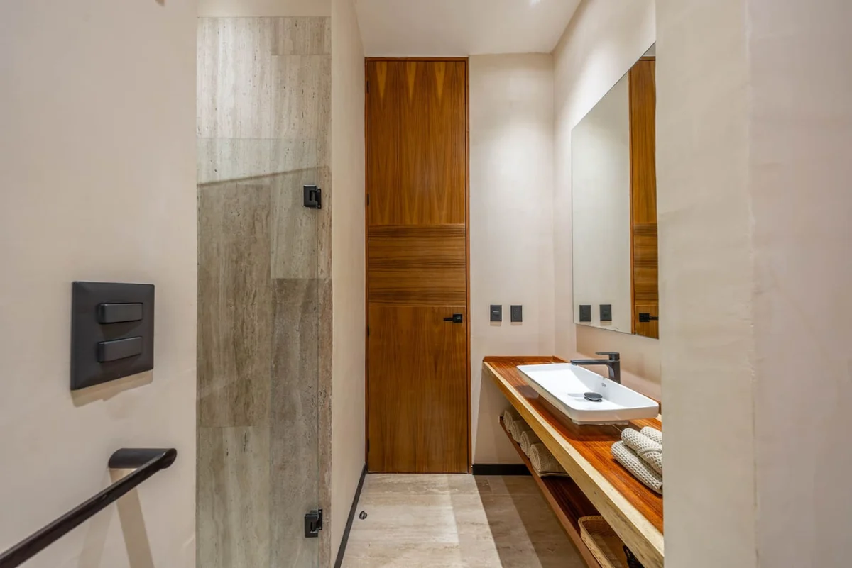 Two‑Level Penthouse w/ Rooftop Pool & Sunset #21