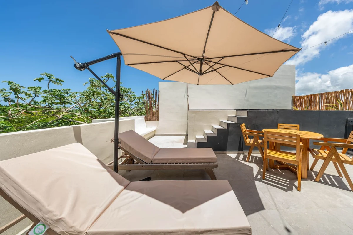 Two‑Level Penthouse w/ Rooftop Pool & Sunset #13