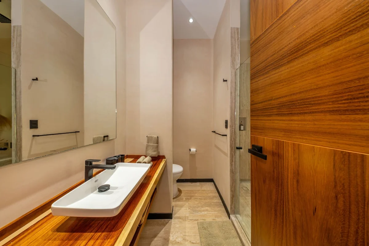 Two‑Level Penthouse w/ Rooftop Pool & Sunset #11
