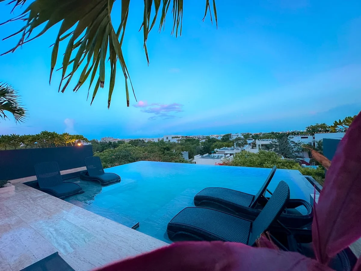 Two‑Level Penthouse w/ Rooftop Pool & Sunset #10